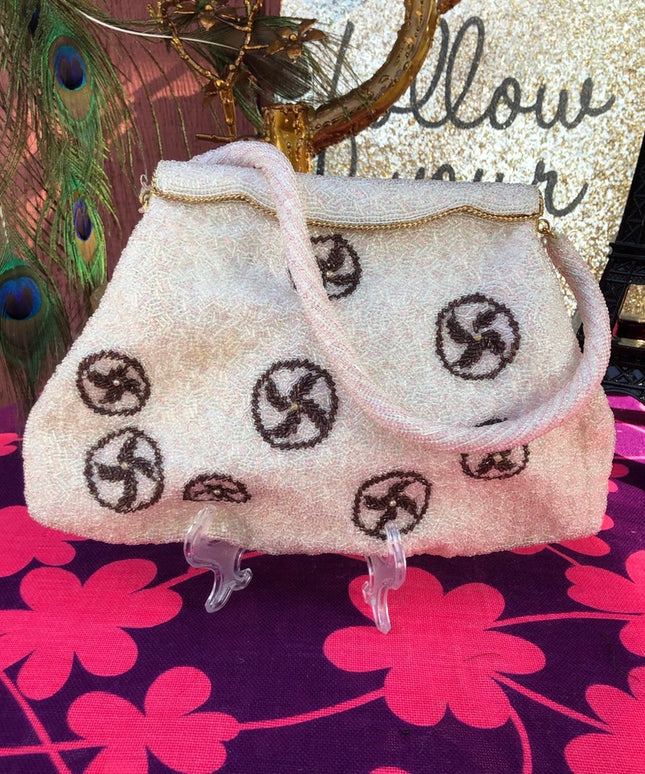 Vintage 1950s Beaded bag with design appx