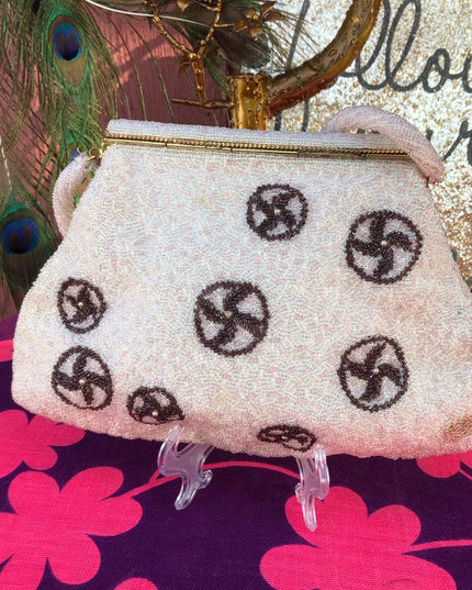 Vintage 1950s Beaded bag with design appx