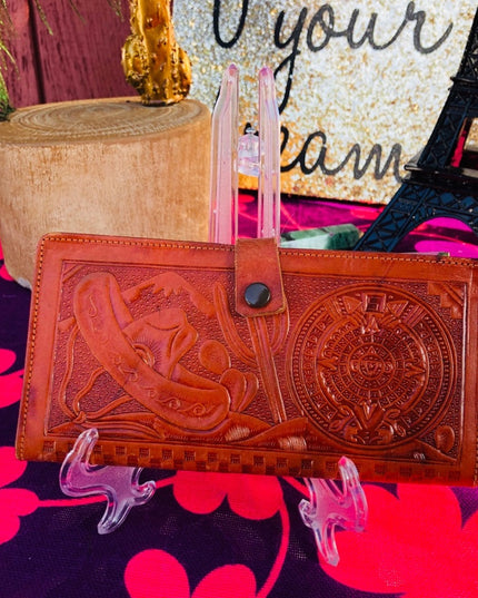 Vintage tooled tan leather Mexico wallet