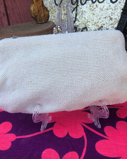 Beautiful vintage 1950s beaded wristlet