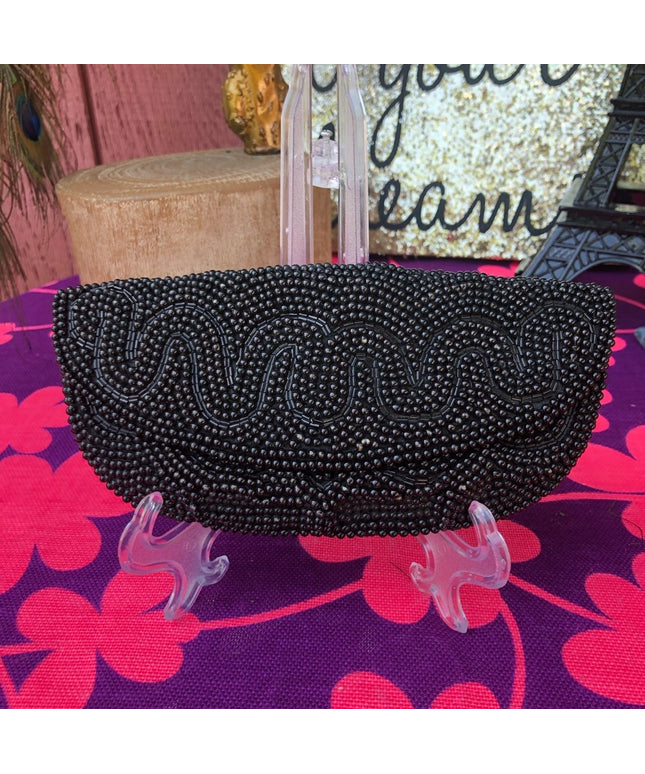 Vintage 1960s black bead wallet soo cute!