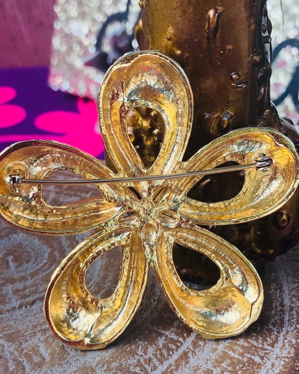 Vintage gold flower textured high quality swirl brooch