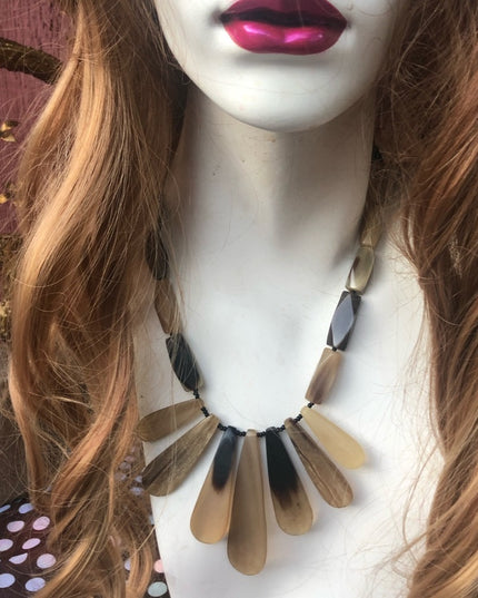 Vintage Lucite cleopatra style necklace 25” 1960s
