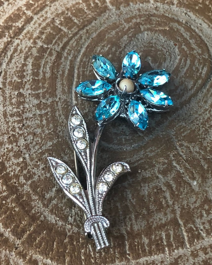 Beautiful blue flower vintage brooch