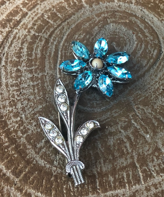 Beautiful blue flower vintage brooch