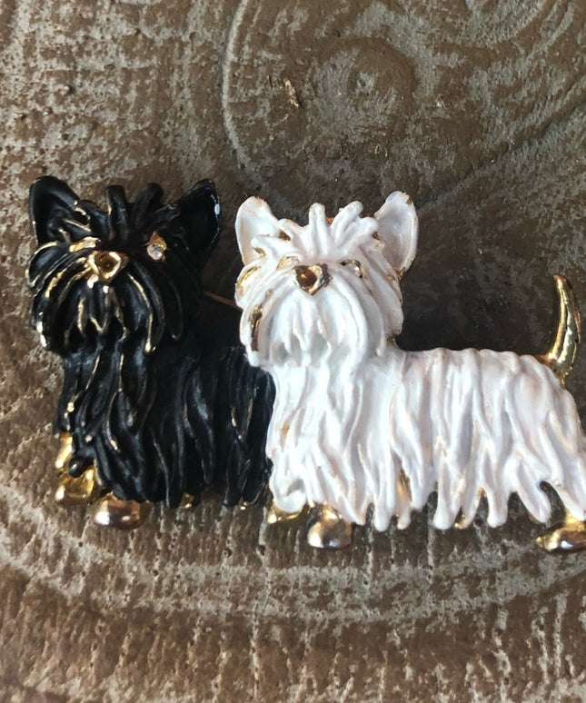 Vintage cute dog brooch Vg