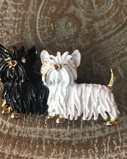 Vintage cute dog brooch Vg