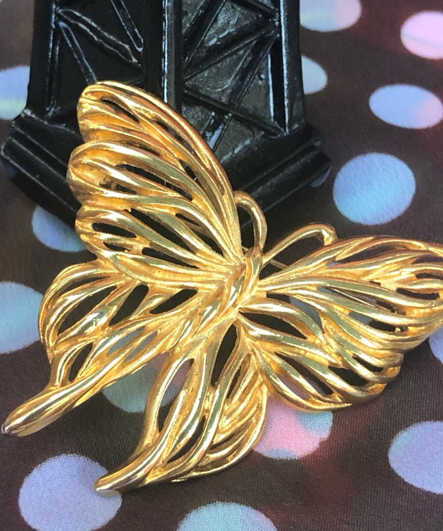 Vintage 1980s gold tone butterfy 2” brooch