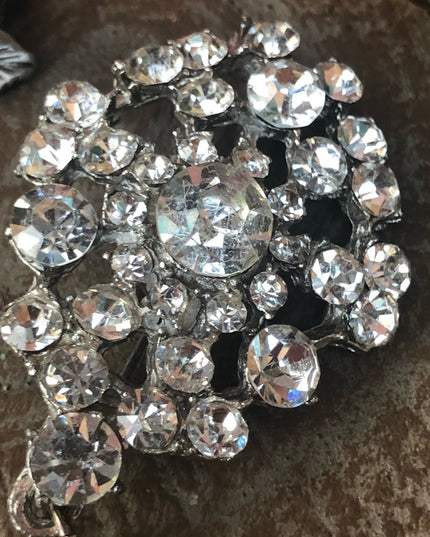 Vintage 1980s scarf crystal faux pearl brooch