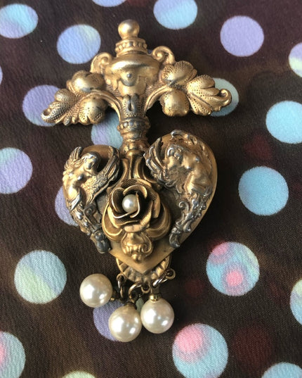 Vintage ANGELS angelic faux pearl heart gold tone brooch 4”