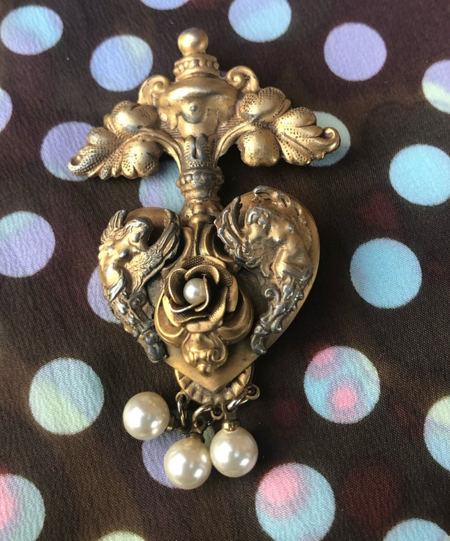 Vintage ANGELS angelic faux pearl heart gold tone brooch 4”