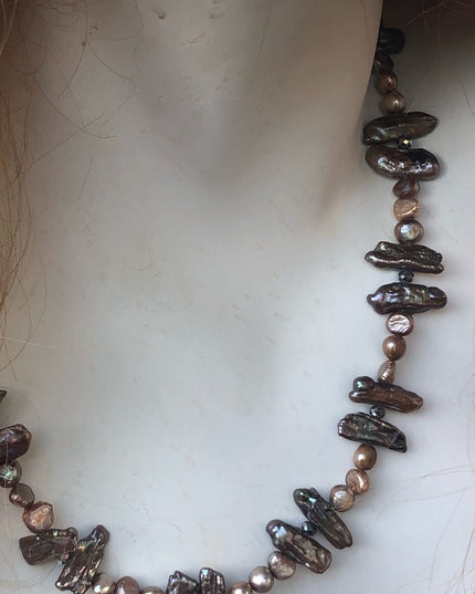 Beautiful fresh water pearl necklace