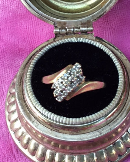 Vintage 10 gold diamond ring sz 6 3/4  cluster