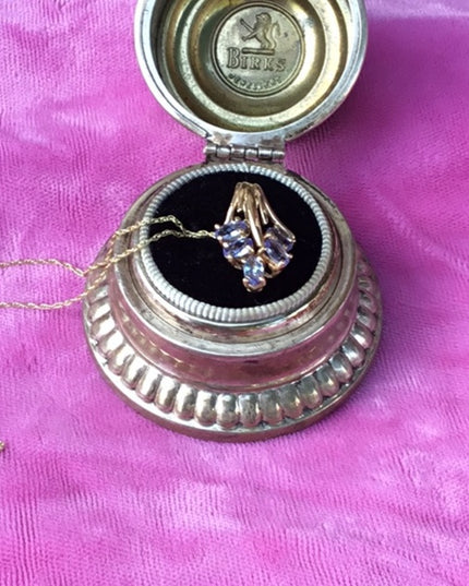 10k solid gold tanzanite stone pendant on 10k gold chain