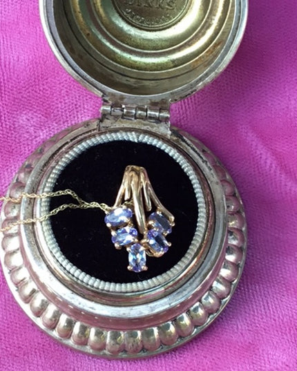 10k solid gold tanzanite stone pendant on 10k gold chain