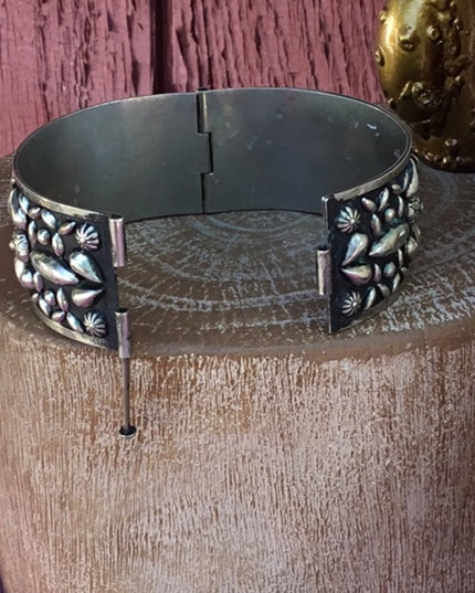 Vintage Mexico Alpaca southwestern syle handmade ornate silver Chunky bangle vg