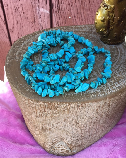 Vintage southwestern style turquoise chip necklace 34’
