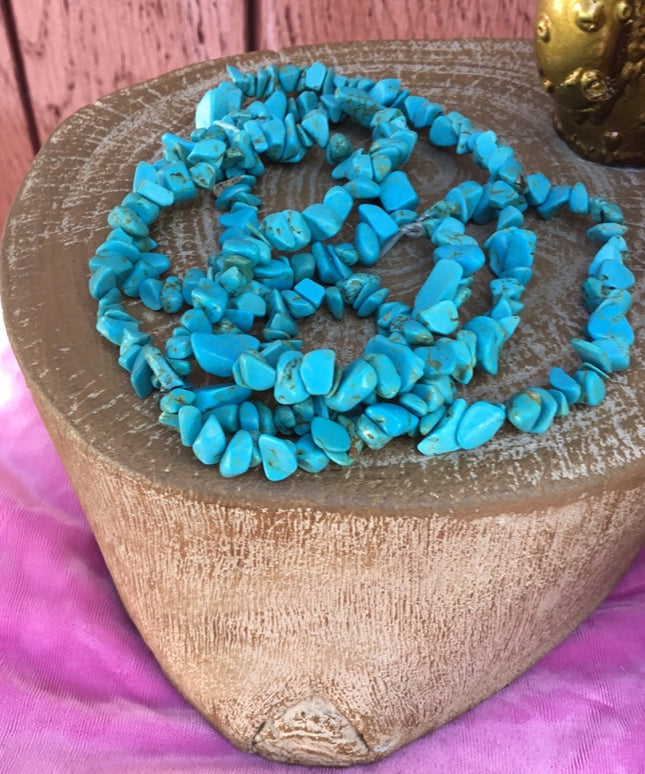 Vintage southwestern style turquoise chip necklace 34’