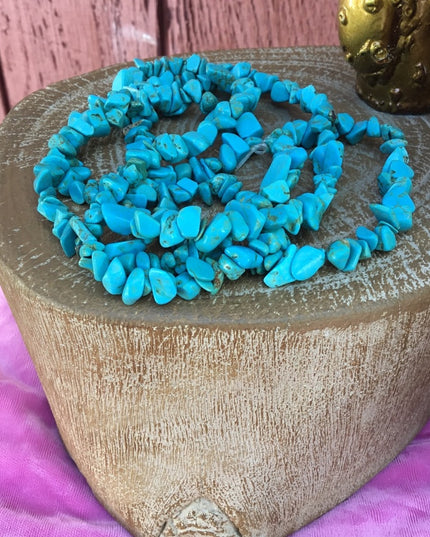 Vintage southwestern style turquoise chip necklace 34’