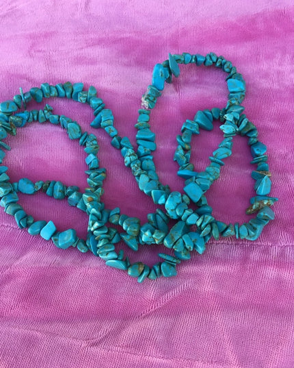 Vintage southwestern style turquoise chip necklace 34’