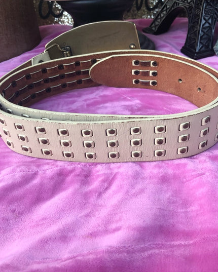 Vintage Guess Lg buckle Distressed cream leather belt