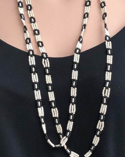 Vintage 64” Indian sead bead necklace black white