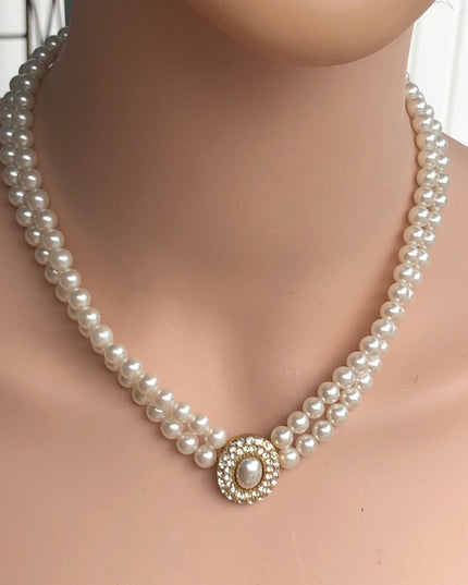 Vintage NWOT Faux pearl rhinestone necklace