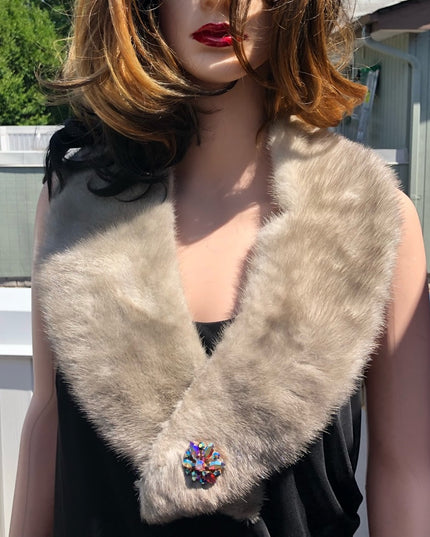 Vintage 44” Silver Mink fur stole collar scarf