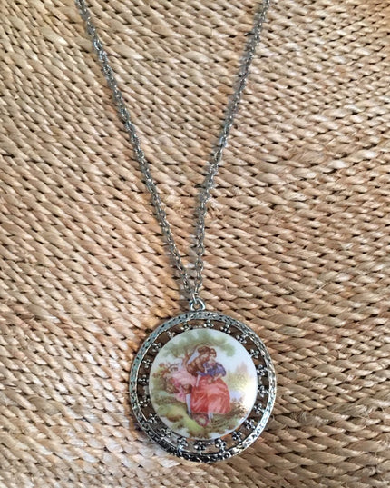 Beautiful Victorian scene silver finish large vintage pendant necklace cameo