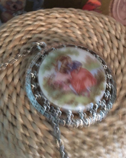 Beautiful Victorian scene silver finish large vintage pendant necklace cameo