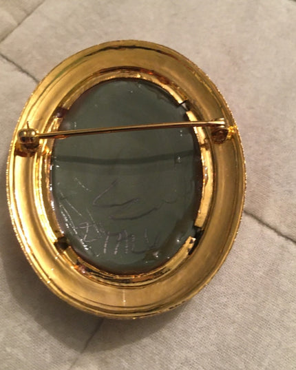 Vintage left facing  ceramic gold tone Cameo