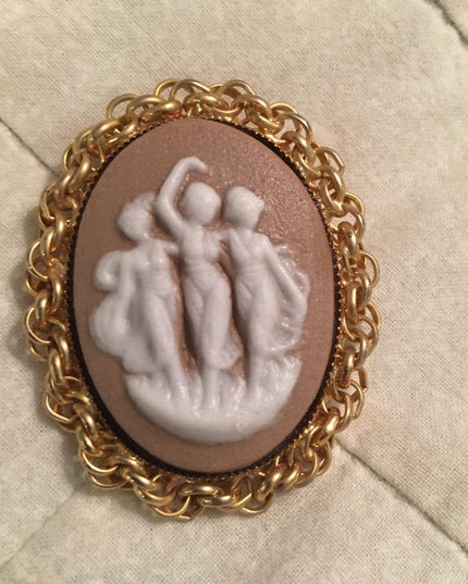 Vintage 3 graces ceramic cameo pendant brooch