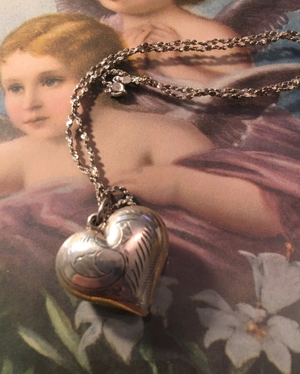 Vintage sterling silver 925 Large etched puff heat necklace