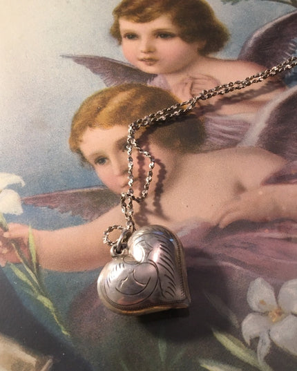 Vintage sterling silver 925 Large etched puff heat necklace