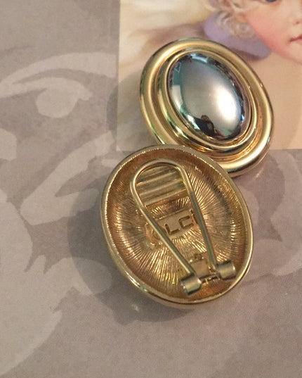 Vintage Liz Claiborne Clip on gold tone earrings