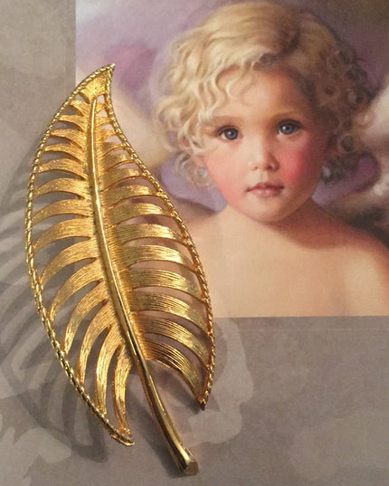 Vintage gold leaf brooch Beauty textured large