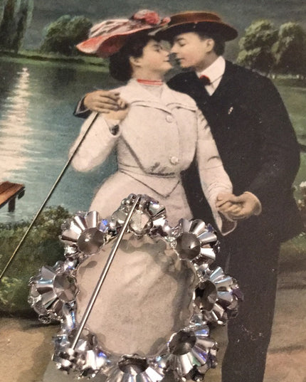 Vintage 1960s silver finish infinity crystal brooch 1.5” Juliana style