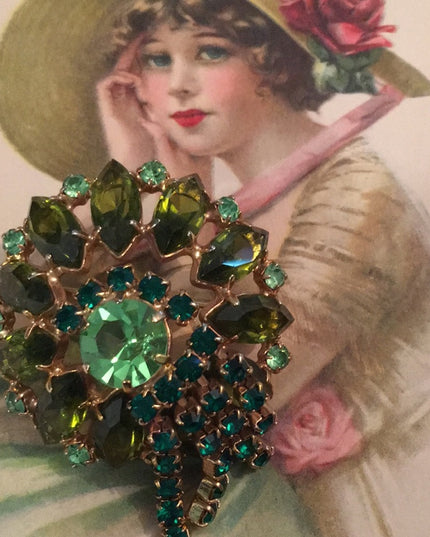 Stunning Vintage green crystal Juliana  brooch gold finish flower with dangle