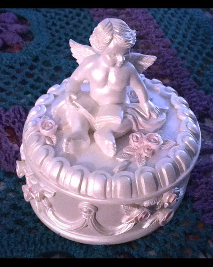 Vintage Angel round box jewelry gift