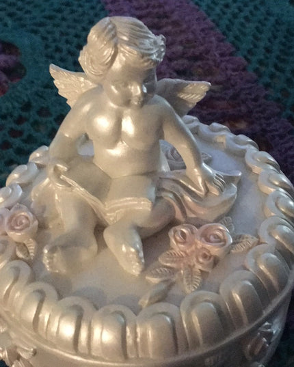 Vintage Angel round box jewelry gift