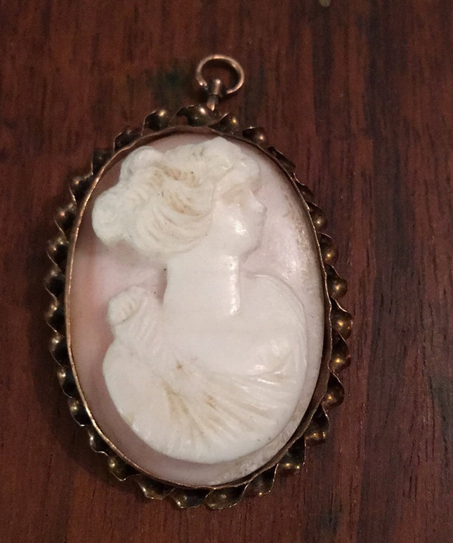 Vintage Angel coral ahell cameo pendant 12k GF