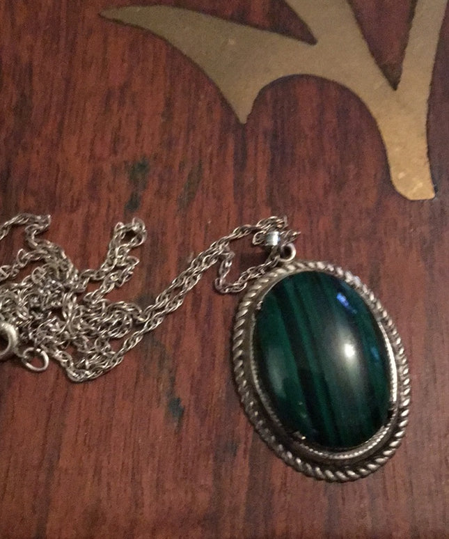 VTG Sterling 925 Malachite Oval pendant necklace