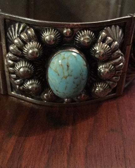 VTG Turquois Silver Ornate bangle bracelet Southwestern Mexico ornate efched