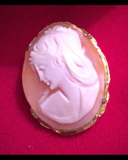 Vintage shell carved Gold plated cameo brooch