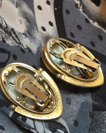 VTG 1960s Limoges Cameo clip on earrings
