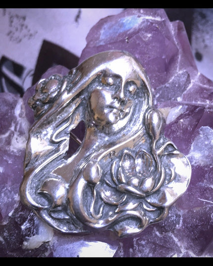 VTG Silver tone gibson girl art nouveau Brooch