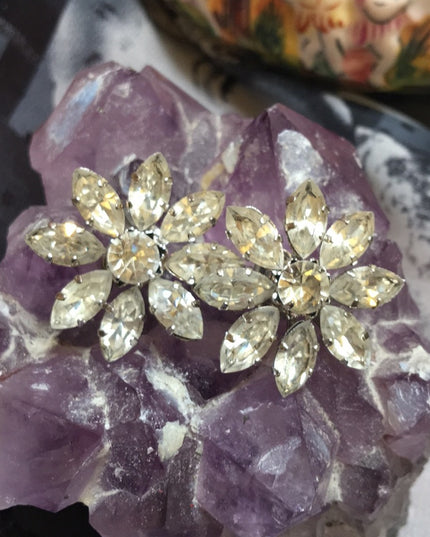 VTG silver crystal flower daisey Clip on earrings