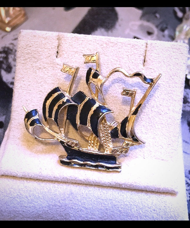 VTG sailing ship Nordic gold tone brooch nautical