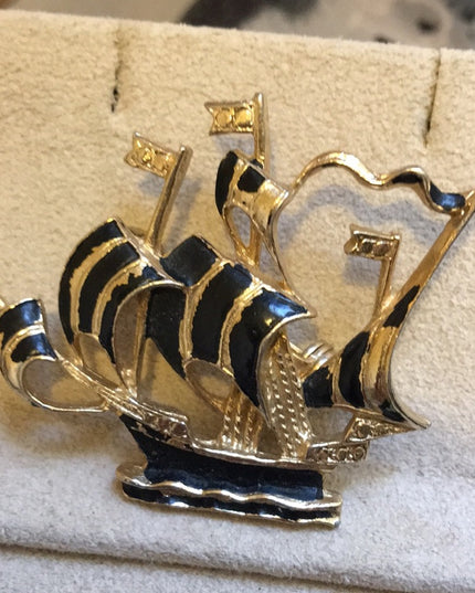 VTG sailing ship Nordic gold tone brooch nautical