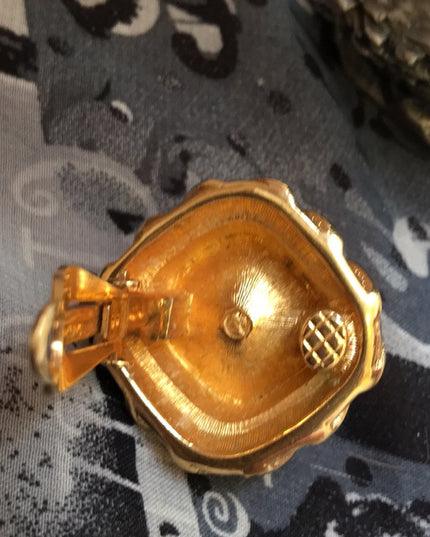 VTG Swarovski (swan) Crystal gold chunky earrings
